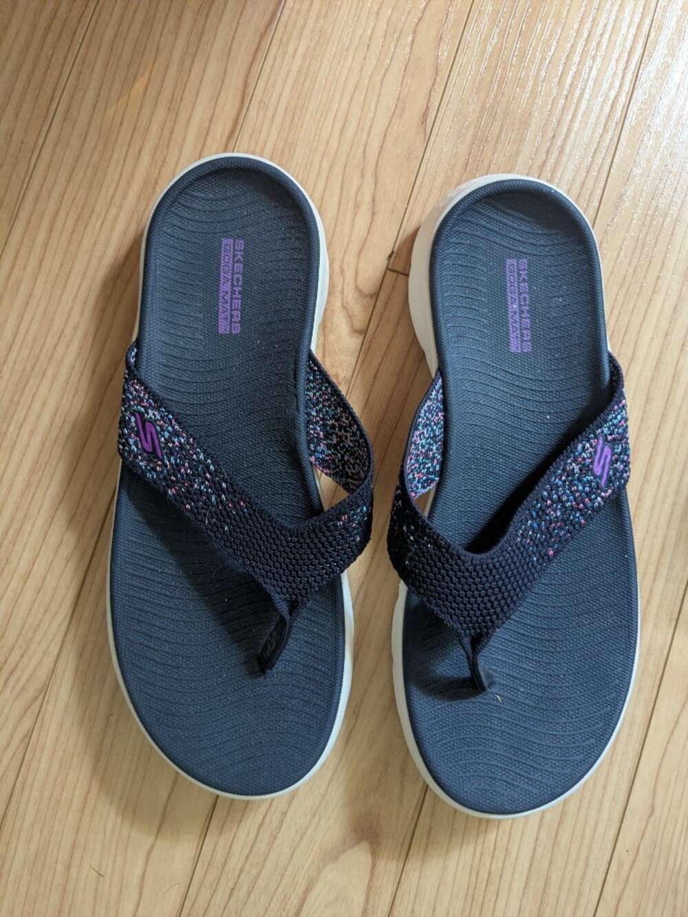 Sketchers Flip Flops